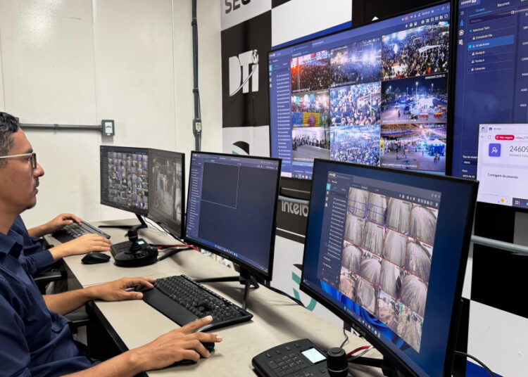 Mais de 100 câmeras com inteligência artificial reforçam segurança pública no Arraiá do Povo