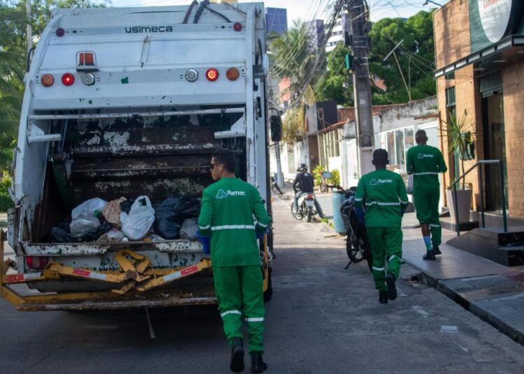 Coleta de lixo no Complexo Santa Maria passa a ser diária a partir do dia 18