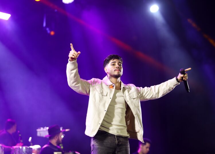 Thiago Freitas estreia no Forró Caju e é ovacionado pelos sergipanos e turistas em Aracaju