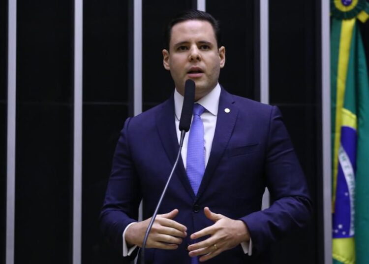 Rodrigo Valadares é destaque nacional: único sergipano entre os 100 políticos mais influentes no Instagram.