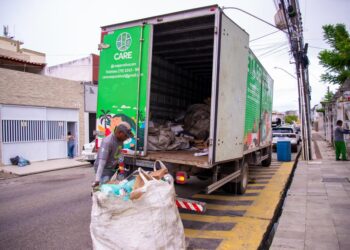 Coleta seletiva alcança mais de mil solicitações com o serviço porta a porta e conscientiza a população
