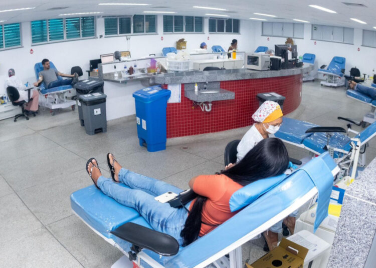 Hemose está com estoque baixo e precisa de doadores de sangue fator Rh negativo