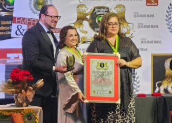 Professora do ensino público de Aracaju recebe Prêmio Nacional de Excelência e Qualidade