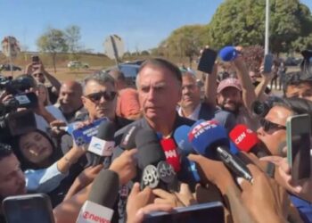 “Suprema humilhação”: Bolsonaro reage a tornozeleira eletrônica e nega plano de fuga