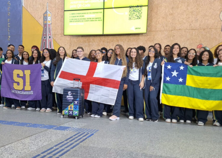 Primeiro grupo de estudantes do ‘Sergipe no Mundo’ em 2025 embarca para intercâmbio internacional