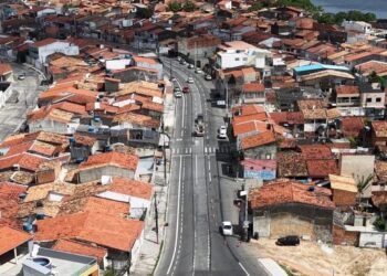 Emurb realiza readequação da segunda etapa da Avenida Perimetral Oeste, no bairro Bugio