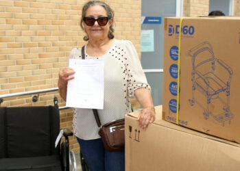 Governo do Estado já entregou mais de quatro mil cadeiras de rodas à população