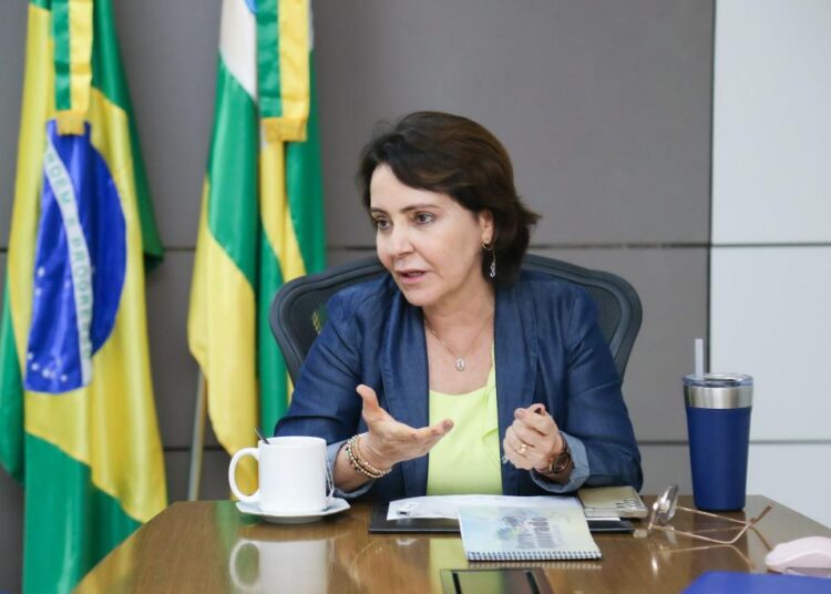 Prefeita Emília comemora aprovação de projeto que visa atrair investimentos para Aracaju com programa de parcerias