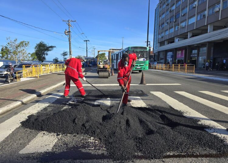 Prefeitura já tapou mais de 11 mil buracos nas ruas e avenidas de Aracaju