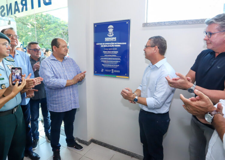 Governador entrega modernização do Centro de Controle de Operações do DER/SE e mais de 50 novas viaturas à Segurança Pública de Sergipe