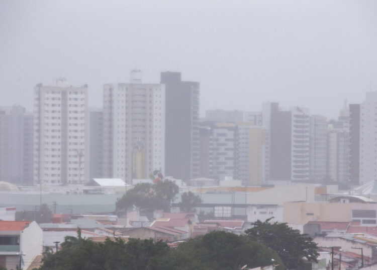 Previsão do tempo indica probabilidade de chuvas intensas neste final de semana