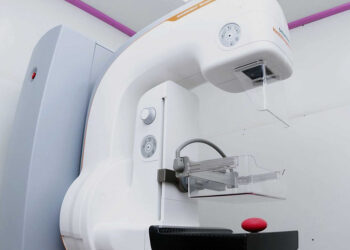 Carreta da Mulher recebe novo mamógrafo para reforçar prevenção ao câncer de mama