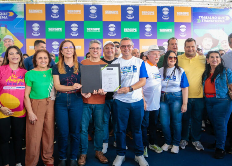 Governador lança programa CNH Caminhoneiro e anuncia novos investimentos na saúde de Itabaiana