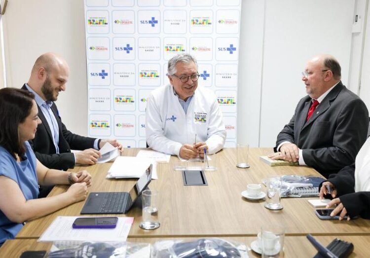 SMS de Aracaju busca novos recursos em Brasília para reduzir filas de exames e ampliar acesso à consulta especializada