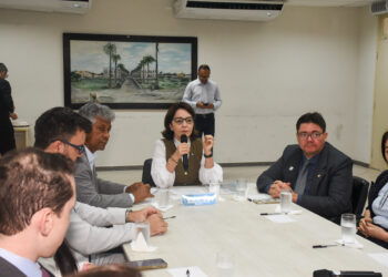 Prefeita Emília apresenta etapas da revisão do Plano Diretor e mapeamento de comunidades tradicionais que serão ouvidas