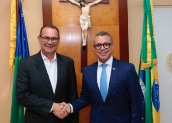 Fábio Mitidieri transmite cargo para vice Zezinho Sobral