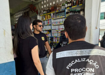 Operação conjunta fiscaliza venda irregular de bebidas alcoólicas em Sergipe