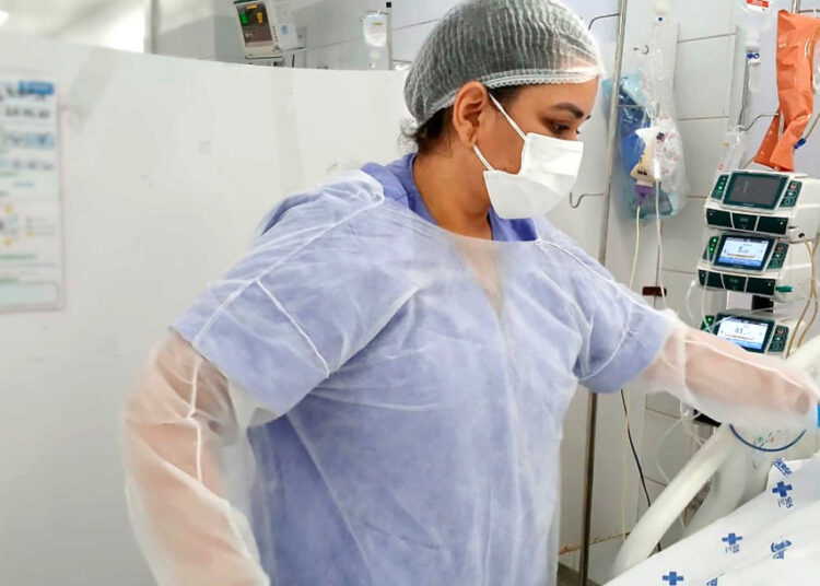 Hospital de Urgências de Sergipe reforça protocolos de utilização de EPI na unidade