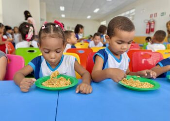 Dia Nacional da Alimentação Escolar: Educação de Aracaju garante refeições de qualidade a alunos da rede