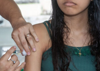 Governo do Estado mobiliza população para atualizar caderneta de vacinação de crianças e adolescentes