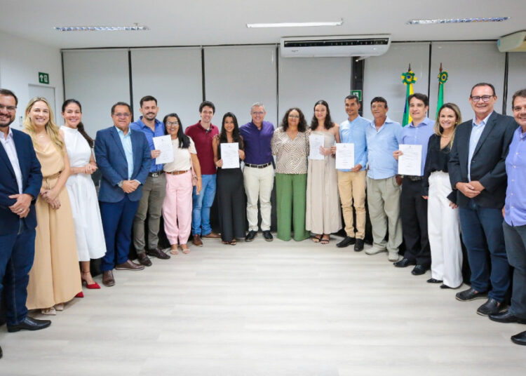 Governador Fábio Mitidieri empossa os primeiros servidores concursados da Agrese