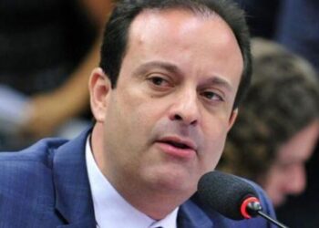 André Moura evita responder acusações de Travancas e acusa oposição de promover ataques político-eleitorais