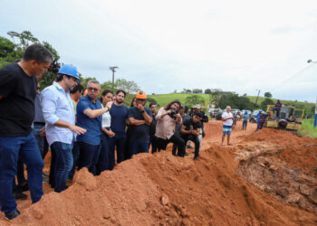 Governador Fábio Mitidieri acompanha as ações para recuperação de estrada e adutora afetadas pelas chuvas em Umbaúba