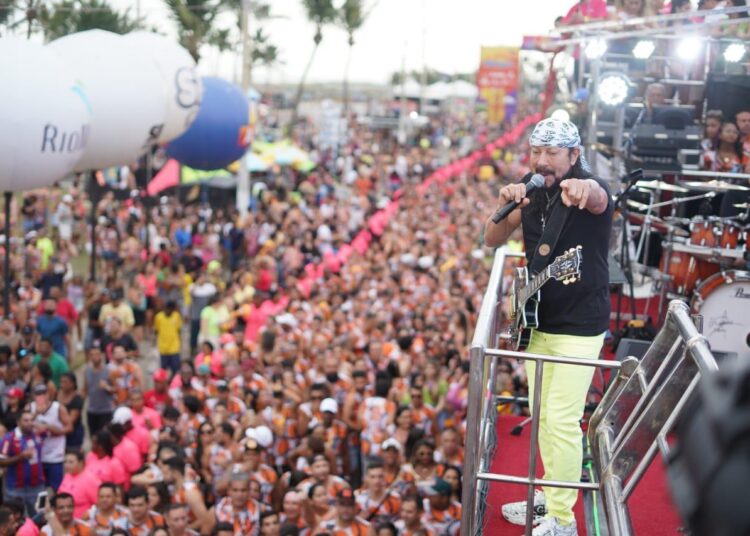 Blocos de trios arrastam multidão no Pré-Caju 2025 a partir deste sábado, na Orla de Atalaia 