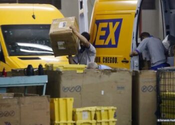 Correios projetam fechamento de mil agências e demissão de 15 mil empregados