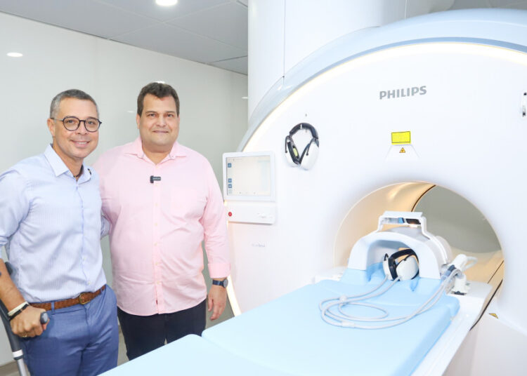 Governo de Sergipe entrega dois aparelhos de ressonância para a saúde do Estado