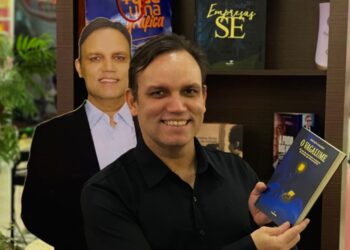 Jornalista e escritor Fredson Navarro lança livro ‘O Vagalume’ em Belo Horizonte
