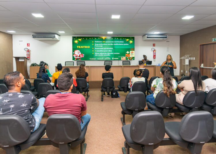 Governo de Sergipe realiza reunião de alinhamento com monitores que atuarão na Vila do Natal Iluminado 2025
