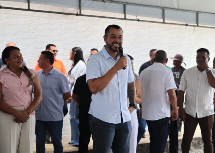 Riachuelo celebra a magia do Natal com o acendimento da iluminação nataliana