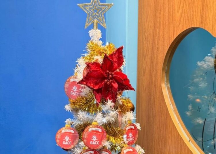 GACC inaugura Árvore de Natal e faz apelo por arrecadação de presentes para acolhidos da instituição