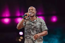 Thiaguinho na Praia” chega a Aracaju com programação musical e clima de verão 