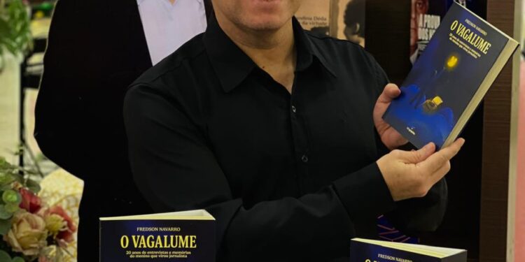 Jornalista e escritor Fredson Navarro lança livro ‘O Vagalume’ em Belo Horizonte