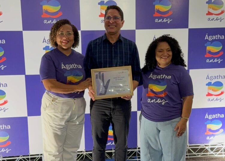 Ricardo Marques é homenageado com o Selo Amigo da Causa da Mulher pelo Instituto Ágata