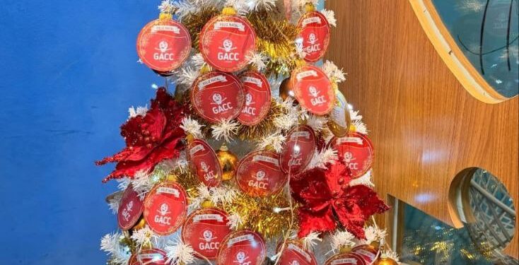 GACC inaugura Árvore de Natal e faz apelo por arrecadação de presentes para acolhidos da instituição