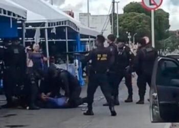 Confronto entre feirantes e Guarda Municipal em Aracaju deixa mulher ferida