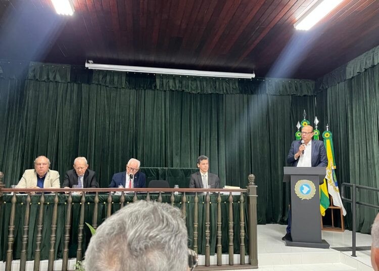 Hoje, 8 de janeiro, utilizei a tribuna da Academia Sergipana de Letras