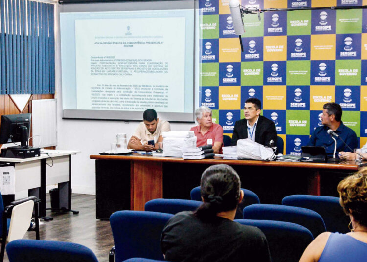 Construção da Adutora do Leite teve 1º sessão pública de licitação realizada pelo Governo do Estado