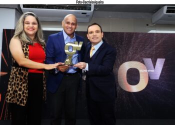 Destaque em 2025, vereador Alex Melo recebe o Prêmio Olho Vivo