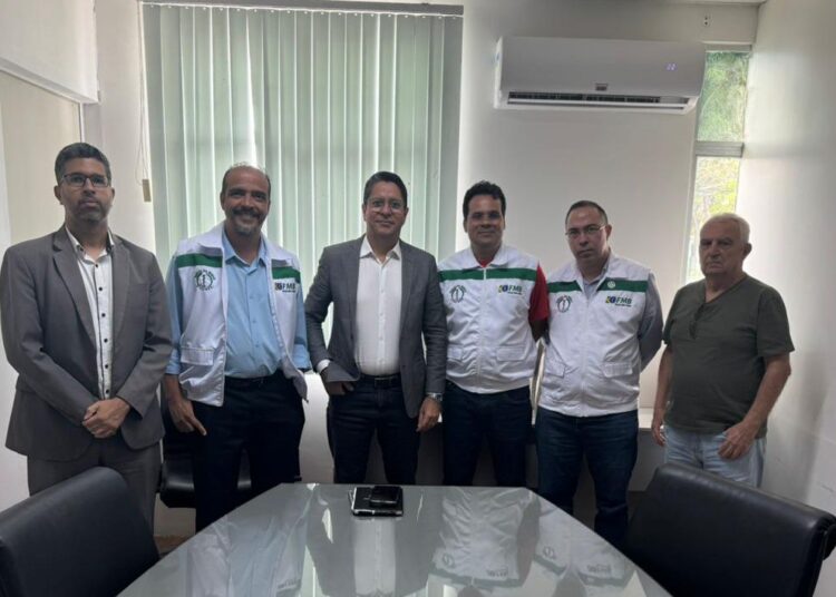 Vice-prefeito Ricardo Marques recebe visita do Sindicato dos Médicos