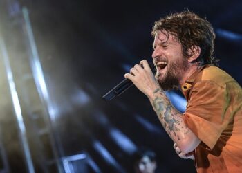 Saulo traz música e energia a Aracaju neste sábado