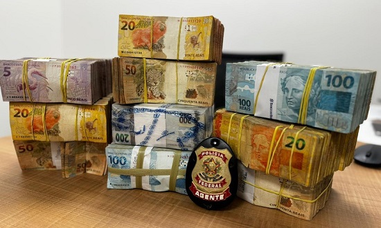 Polícia Federal apreende meio milhão em espécie suspeito de desvio de recursos públicos em Sergipe