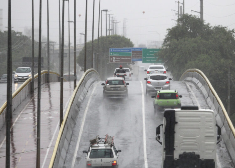 Governo de Sergipe emite aviso meteorológico e alerta para chuvas moderadas a intensas em todo o estado