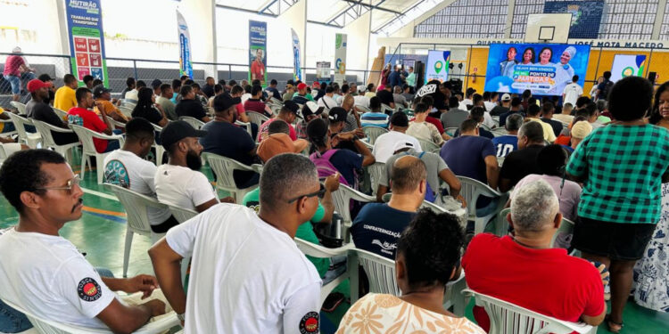 Governo de Sergipe atende mais de 300 pessoas no Mutirão do Emprego na Barra dos Coqueiros