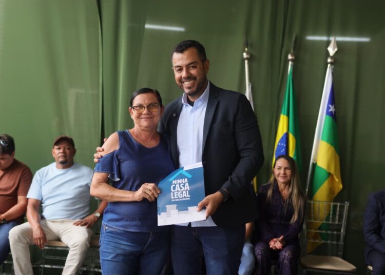 Sonho realizado: Prefeitura de Riachuelo entrega mais de 360 títulos de propriedade a famílias do bairro Tarso Garcez