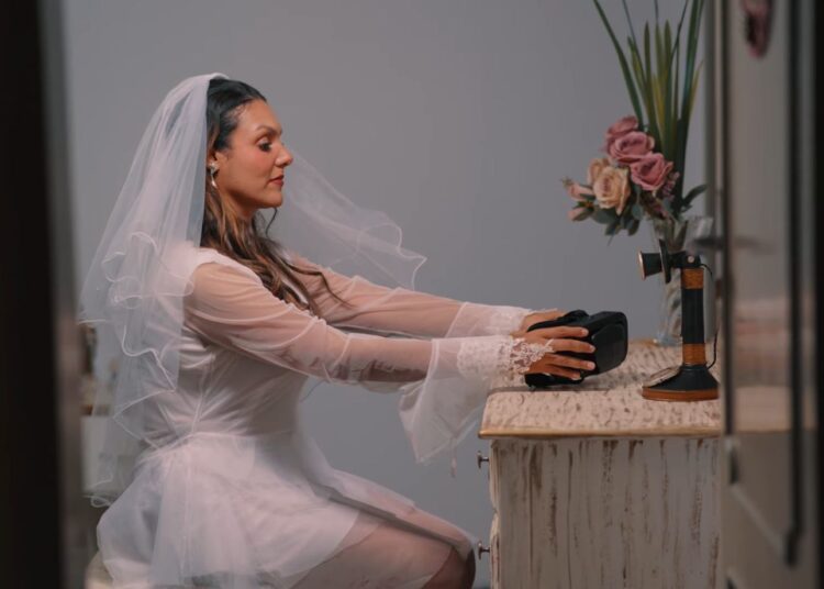 Cantora sergipana Araly lança videoclipe “A Noiva do Século XXI”