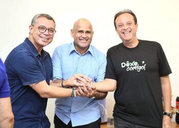 Alex Melo declara apoio às pré-candidaturas de André Moura e Fábio Mitidieri em encontro que reuniu 19 vereadores de Aracaju